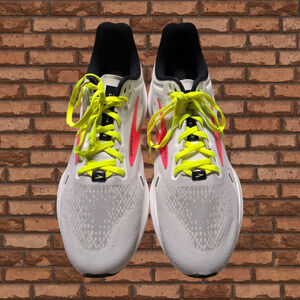 Brooks Women’s Launch 9 Running Shoes white/Pink/Yellow, Size 12